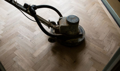 Een houten vloer schuren waarom, wanneer en hoe doe je dat - Knulst Houten Vloeren - Nunspeet - Utrecht - Amsterdam - www.knulsthoutenvloeren.nl