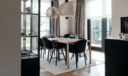 Inspiratie - Tapis Parketvloer Visgraat Patroon Eetkamer - Knulst Houten Vloeren - Nunspeet - www.knulsthoutenvloeren.nl