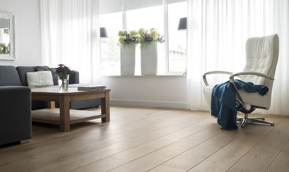 Inspiratie- houten vloer- appartement- 10db geluidsreducerend- Knulst Houten Vloeren- Nunspeet- www.knulsthoutenvloeren.nl.jpg